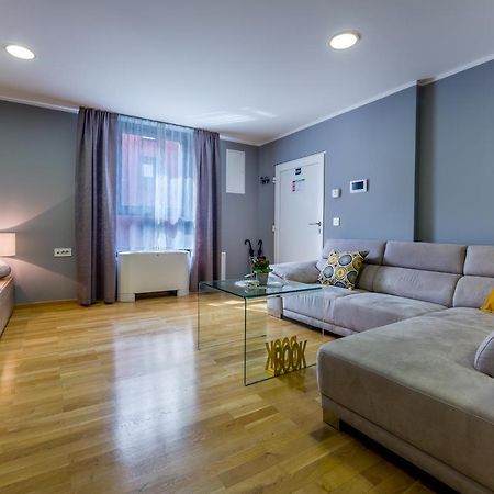 Elena Apartment リエカ エクステリア 写真