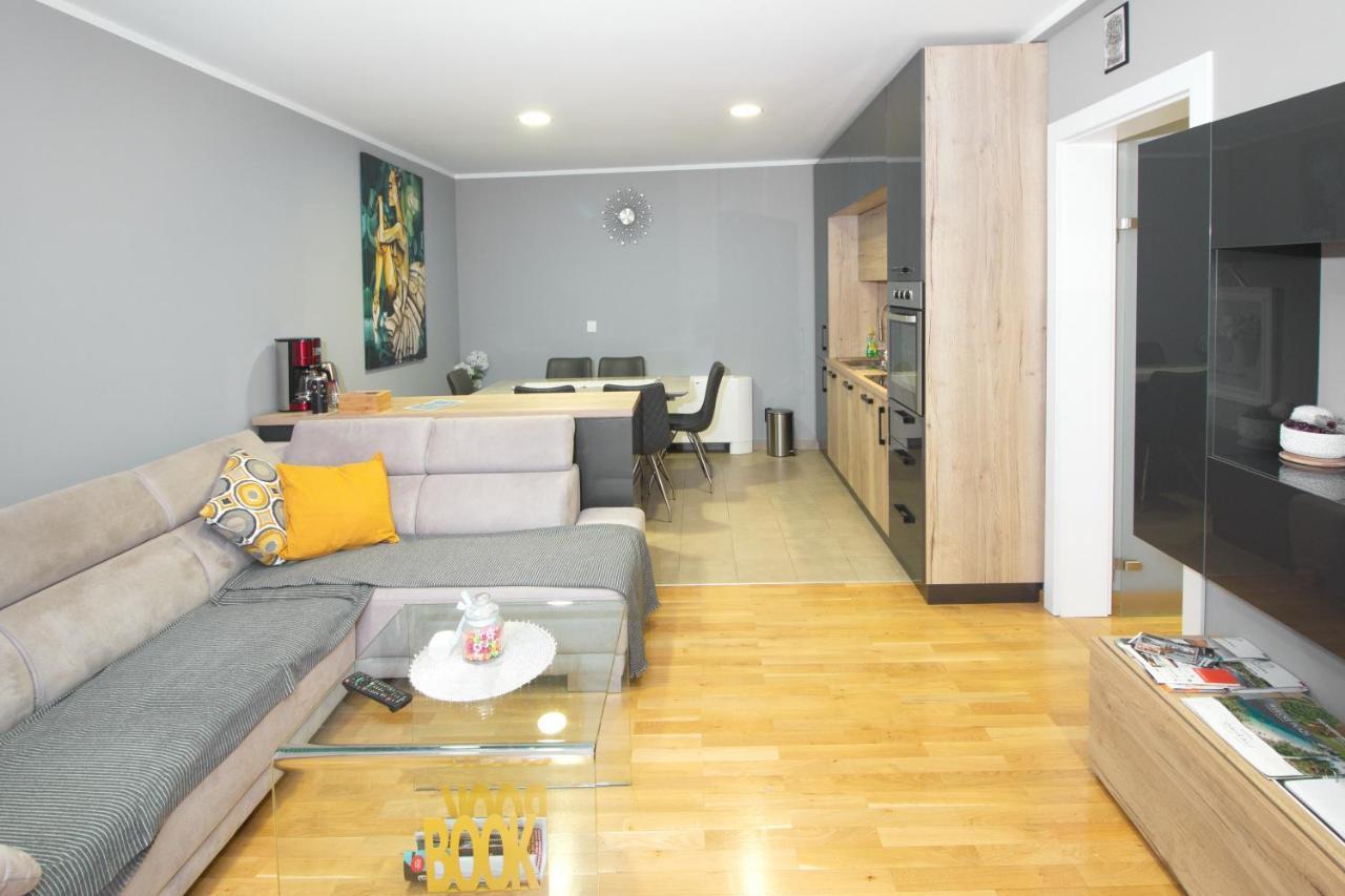 Elena Apartment リエカ エクステリア 写真