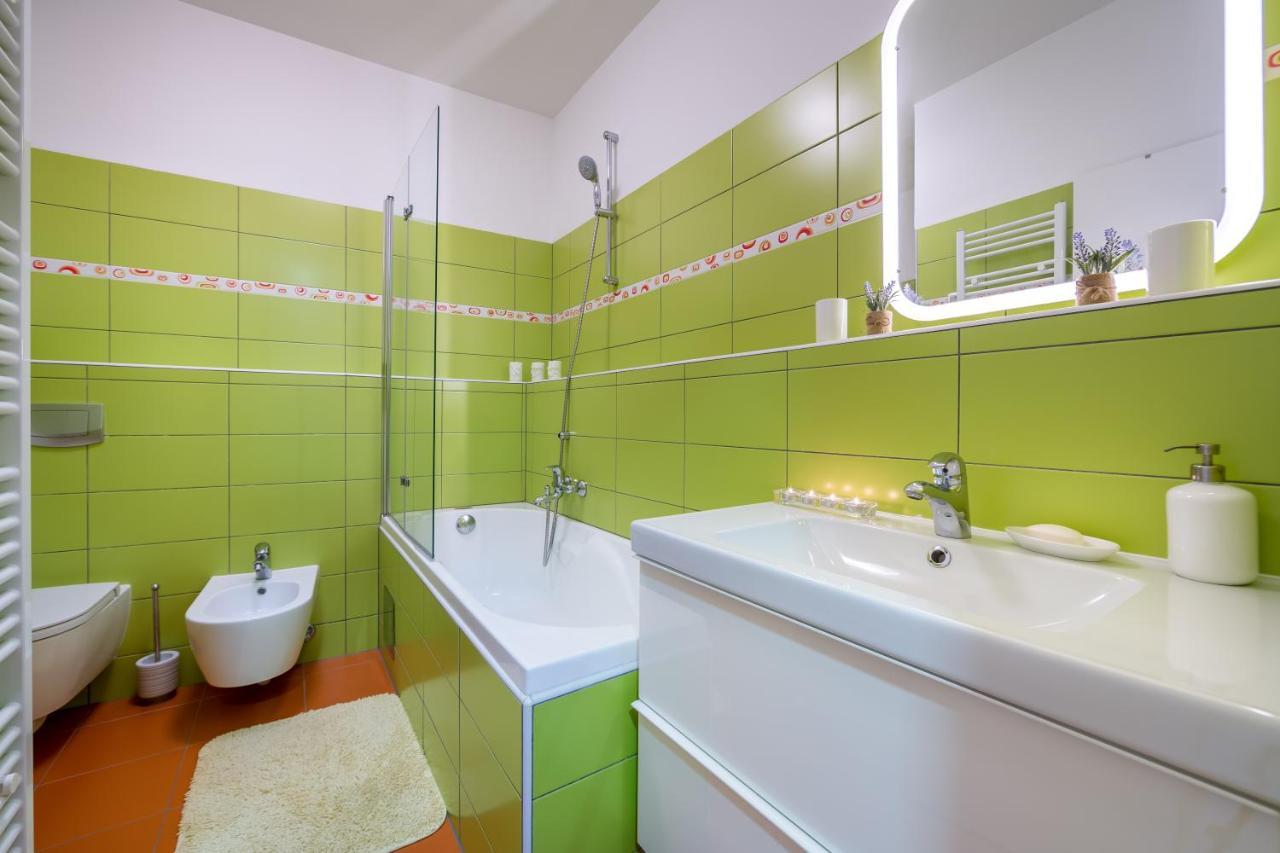 Elena Apartment リエカ エクステリア 写真