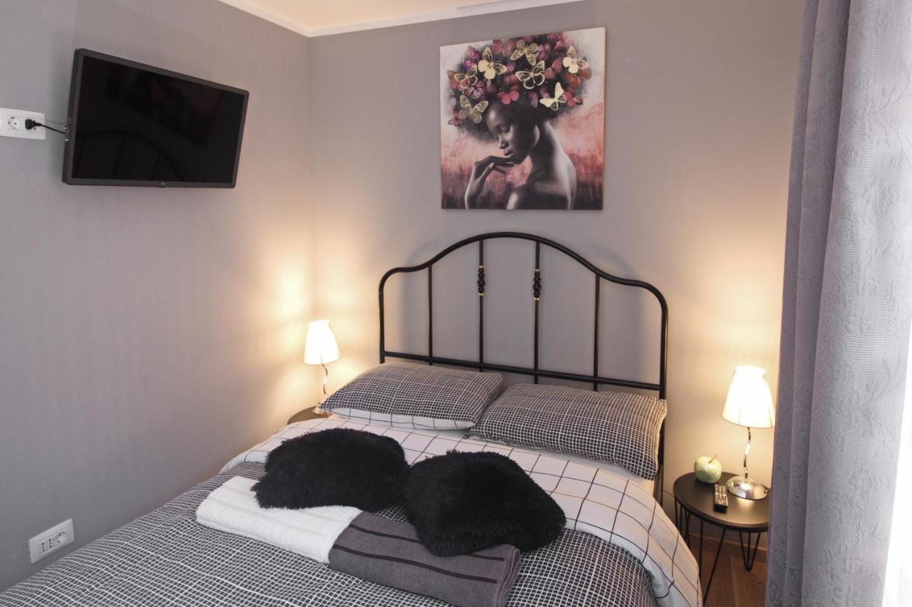 Elena Apartment リエカ エクステリア 写真